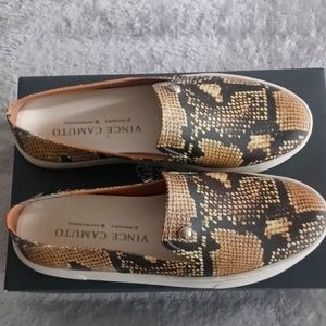 VINCE CAMPUTO, Womens Snake Design Slip on Shoes